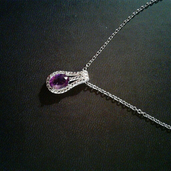 Necklace - Picture 2 of 2